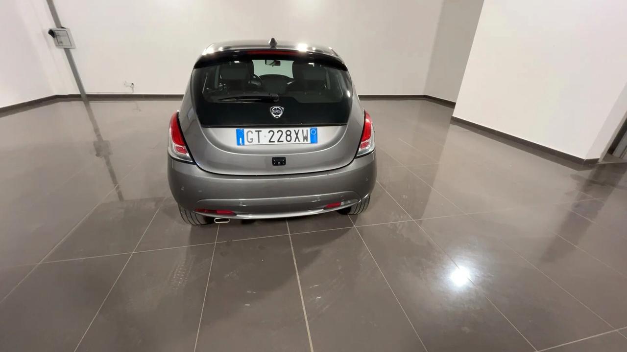 Lancia Ypsilon 1.0 FireFly 5 porte S&S Hybrid Platino
