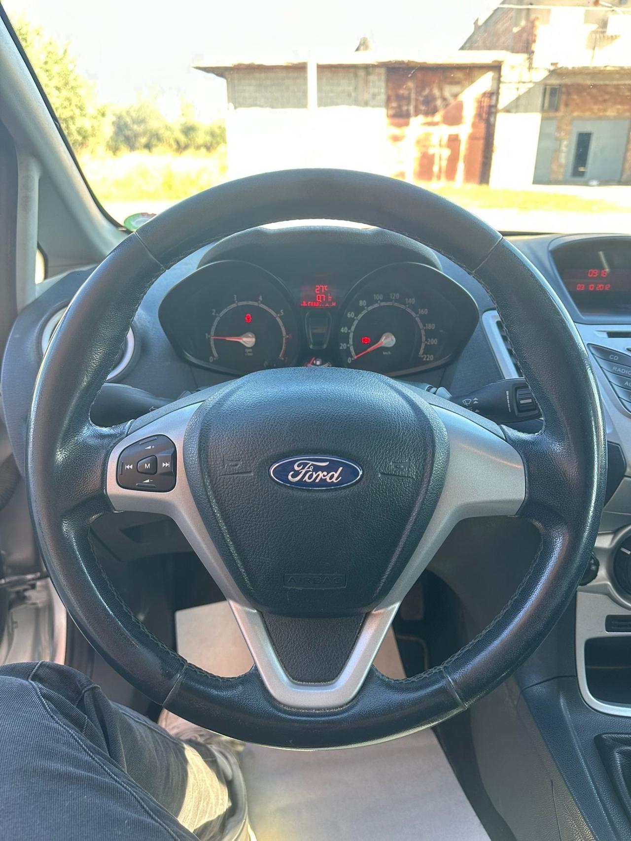 Ford Fiesta 1.4 5 porte Bz.- GPL Titanium