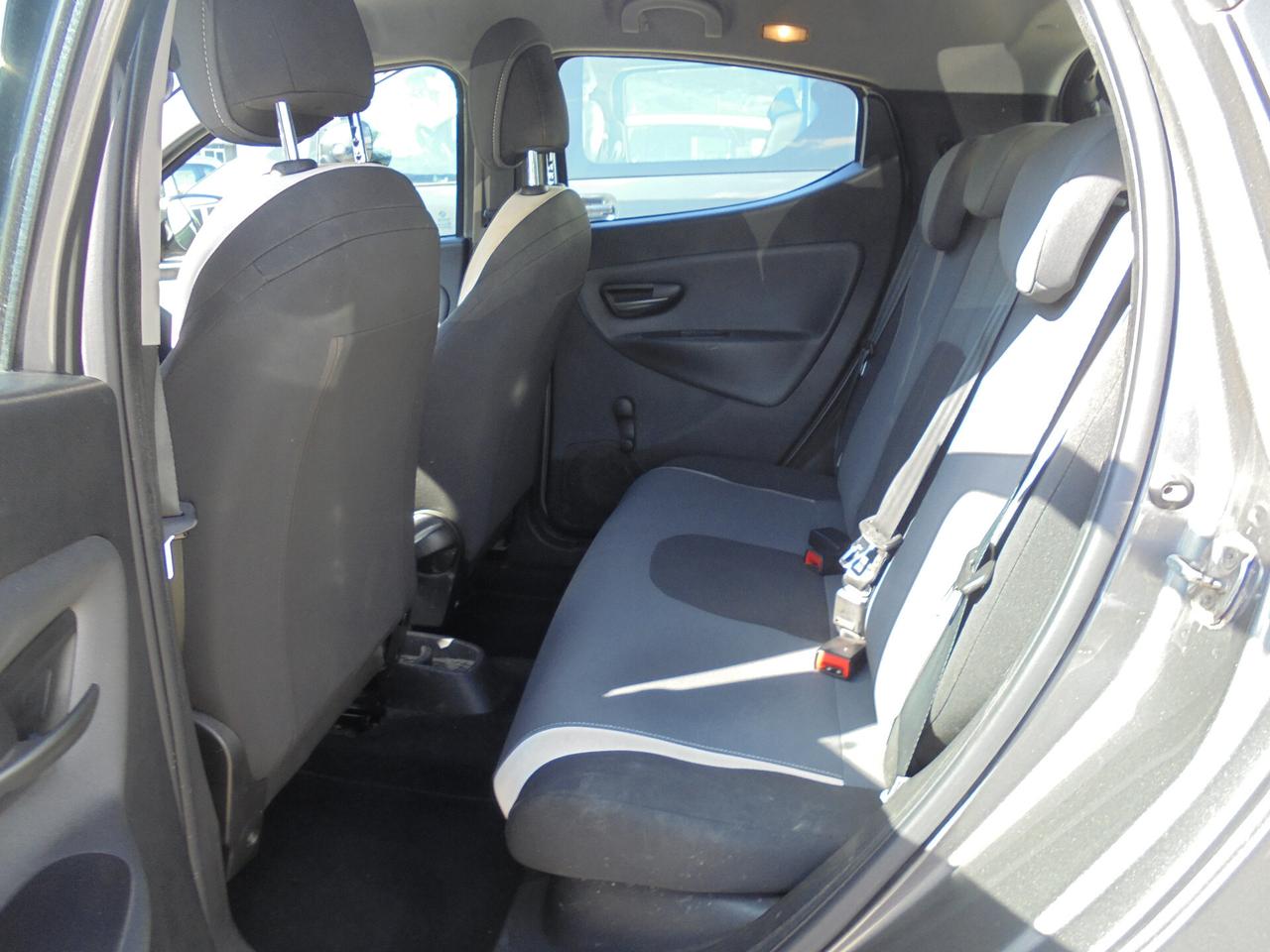 Lancia Ypsilon 1.2 69 CV 5 porte Gold