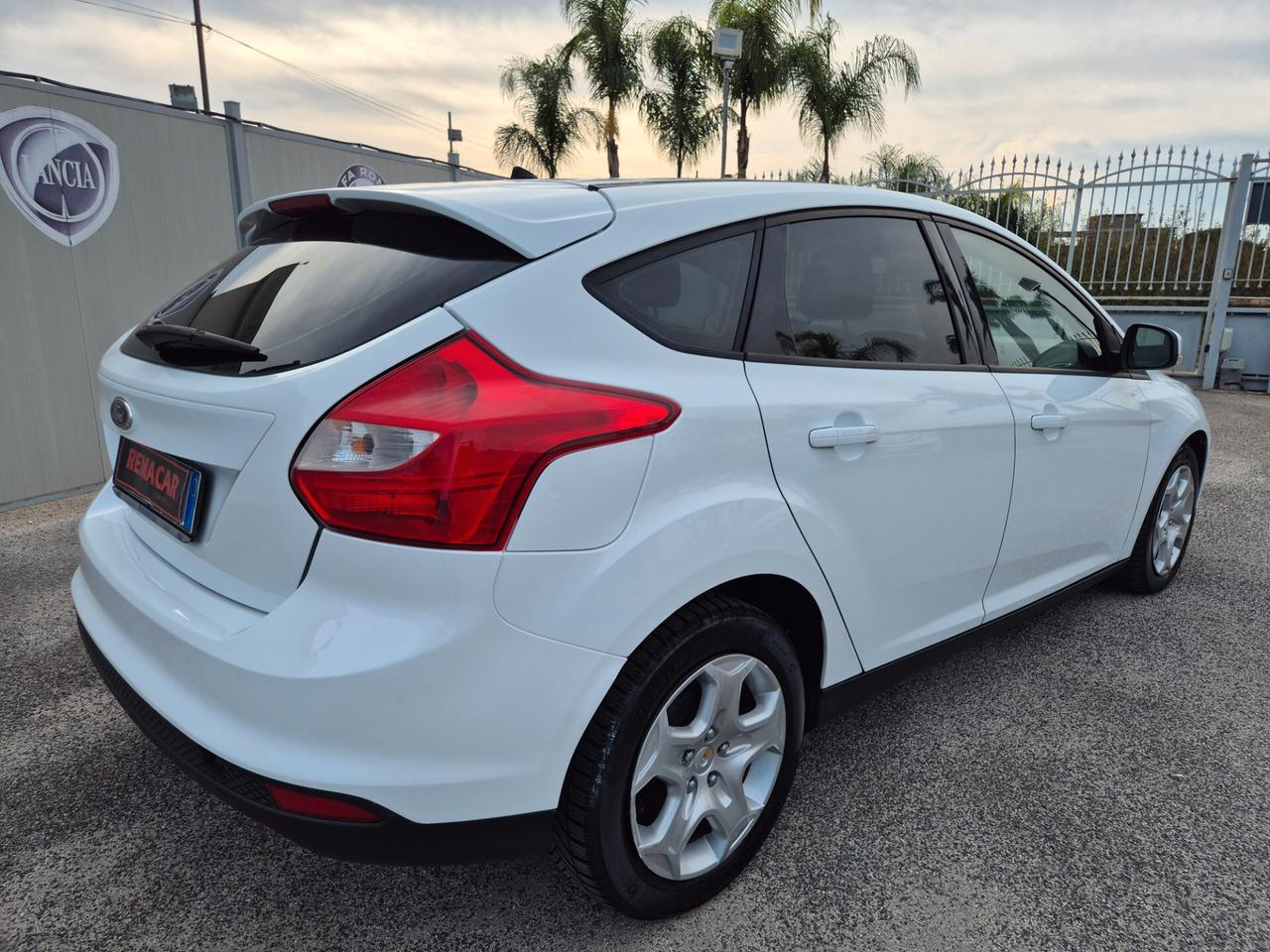 Ford FOCUS 1.6 TDCi 95 CV TITANIUM BERLINA NUOVA FULL 2013