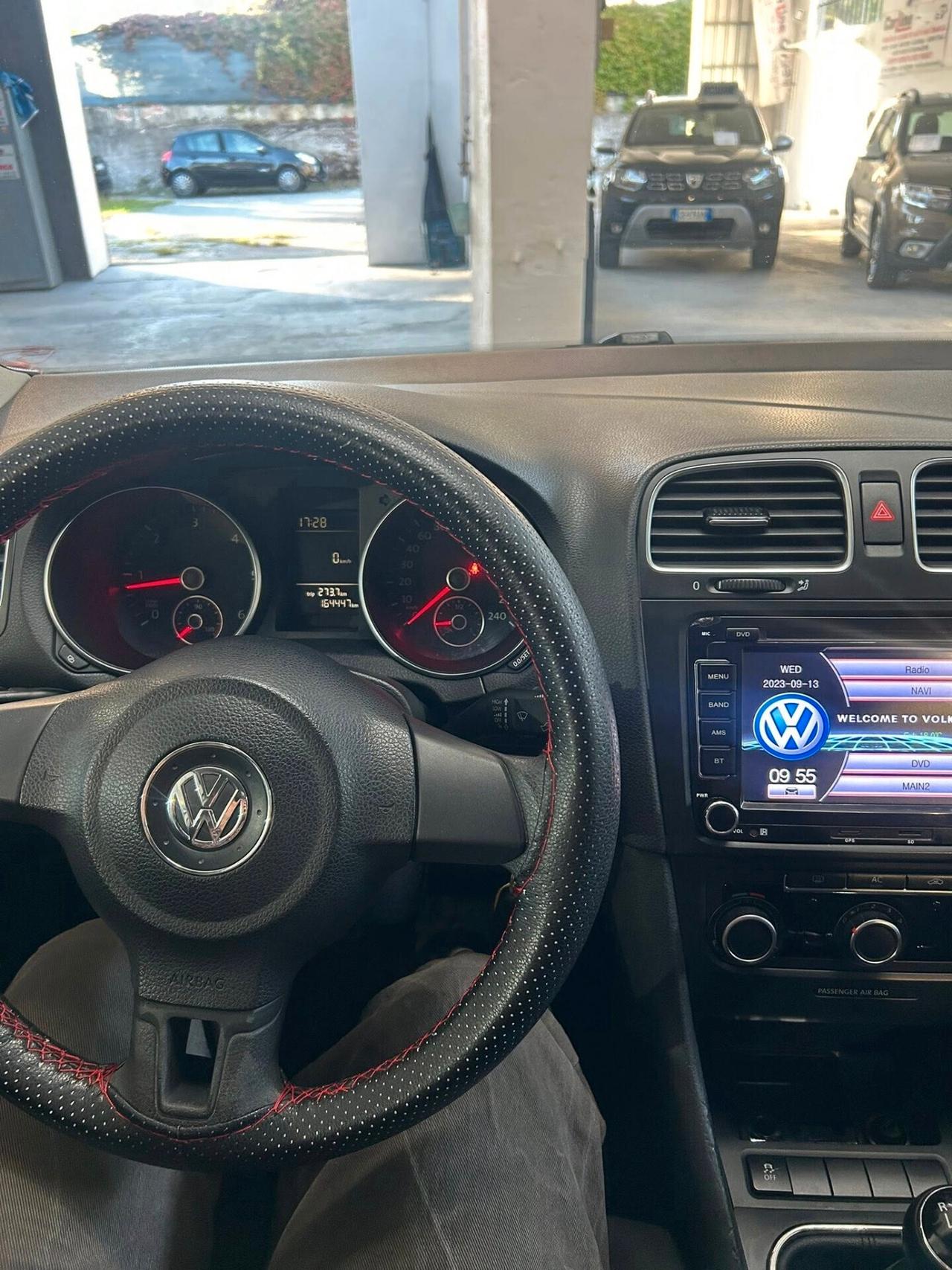 Volkswagen Golf 1.6 Comfortline DISTR FATTA - 2012