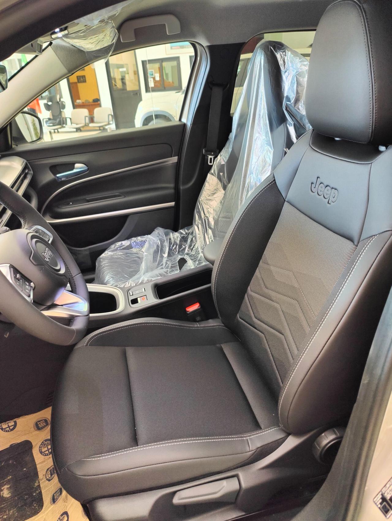 Jeep Avenger 1.2 Turbo 100 CV MHEV Summit