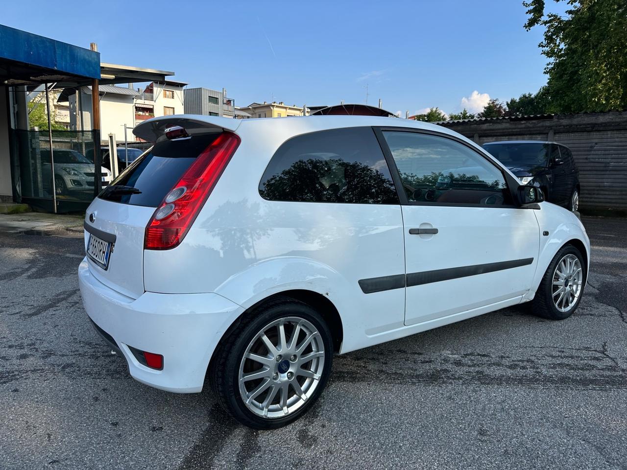 Ford Fiesta 1.6 TDCi 3p. S - NEOPATENTATI