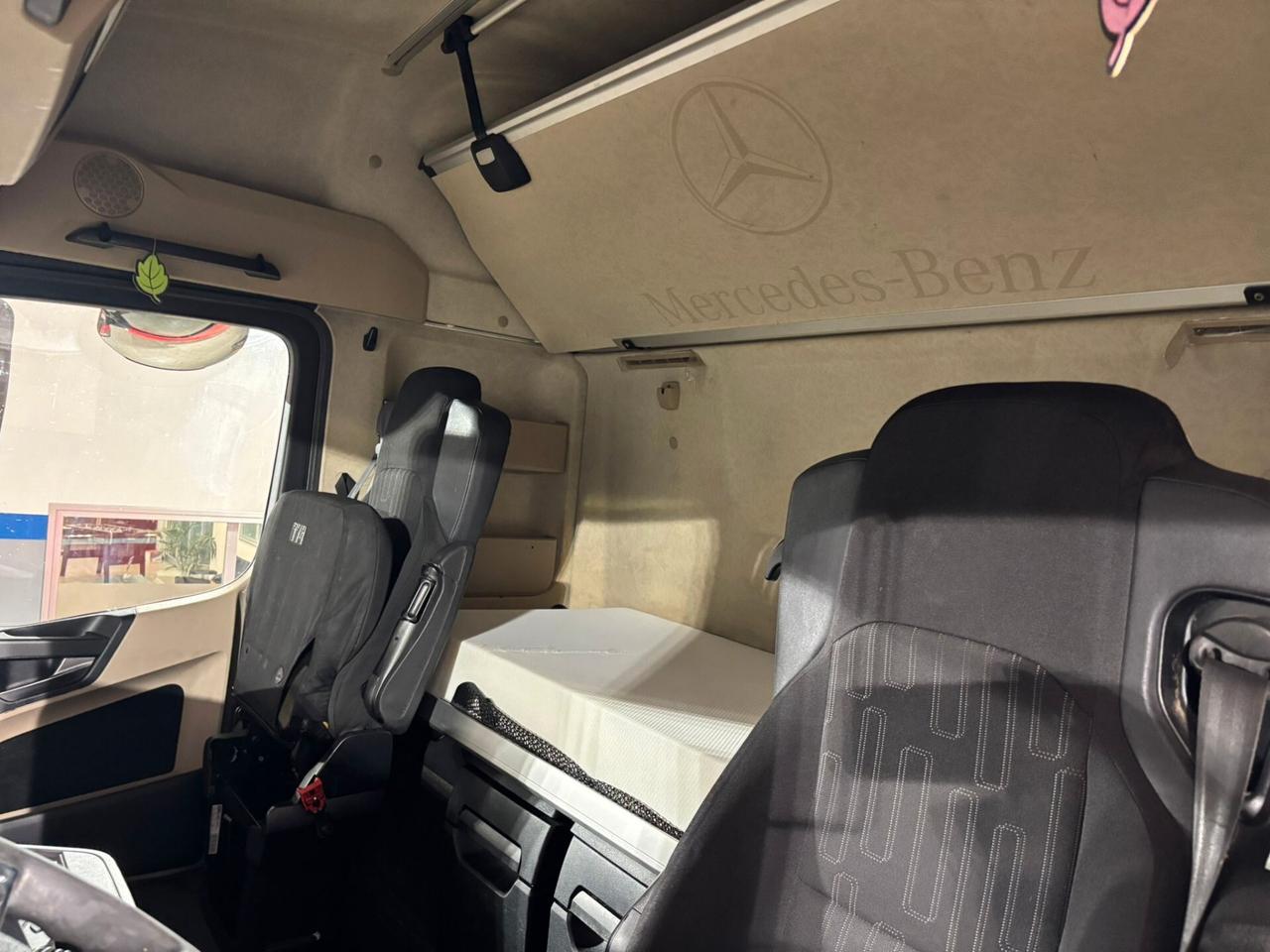 Mercedes Benz 1845 export