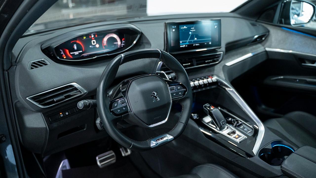 Peugeot 3008 1.5 BLUEHDI GT PACK SES 131 CV EAT8 AUTO VIRTUAL FULL OPTIONAL