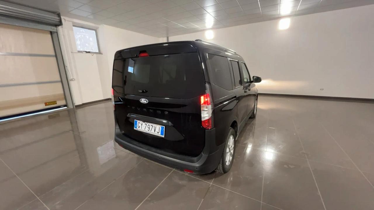 Ford Tourneo Courier 1.0 EcoBoost Titanium