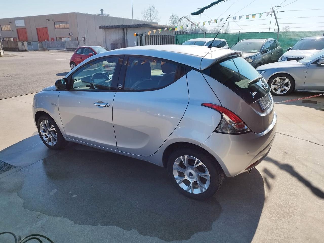 Lancia Ypsilon 1.2 69 CV 5 porte GPL Ecochic Gold