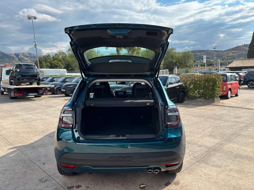 Fiat 600 Hybrid 110 CV DCT MHEV 2025 / KM 19.000 Tua a solo 215 Euro al mese