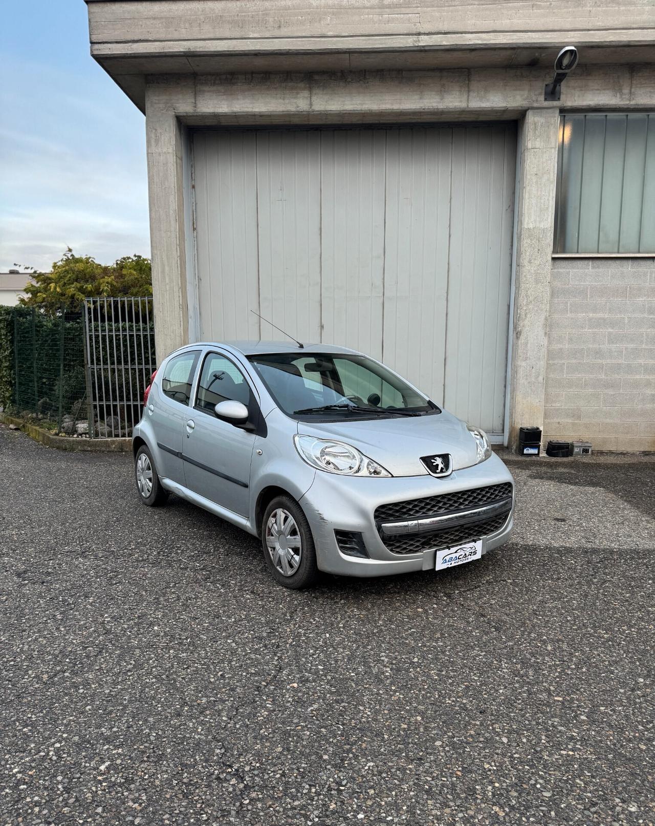 Peugeot 107 1.0 50kW 5P Benz Allure