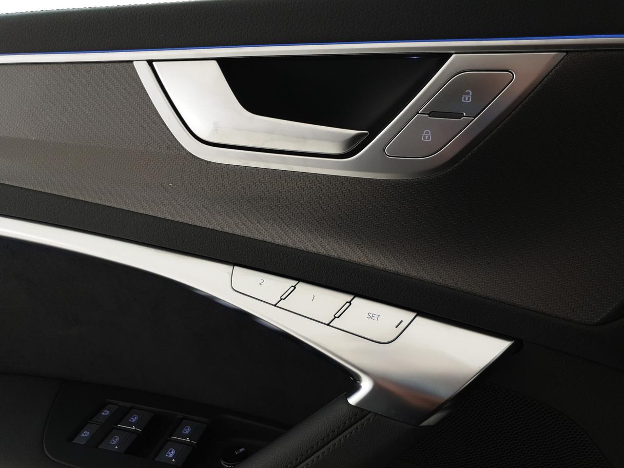 4.0TFSI 600CV quattro tiptronic