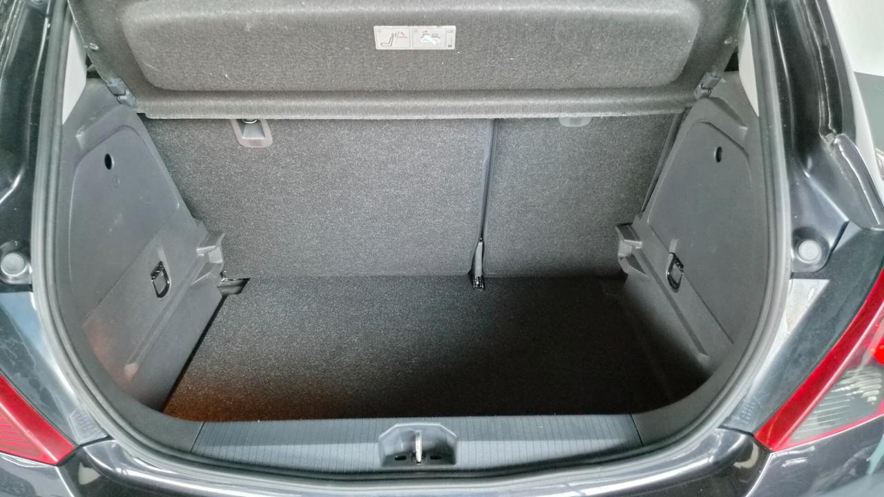 Opel Corsa 1.4 16V 3 porte Sport (OK NEOPATENTATI)