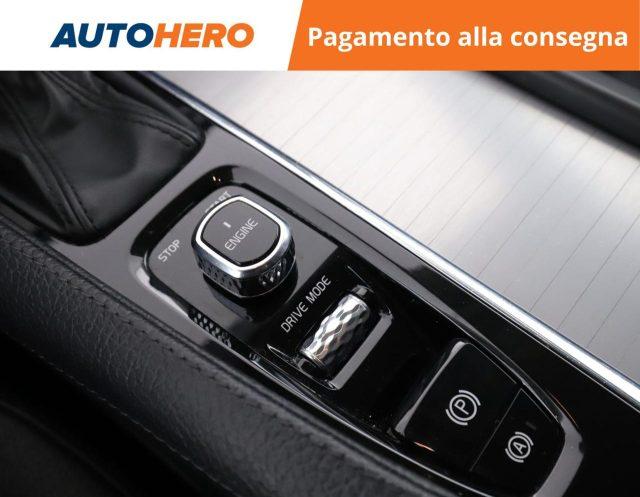 VOLVO XC90 D5 AWD Geartronic 7 posti Momentum