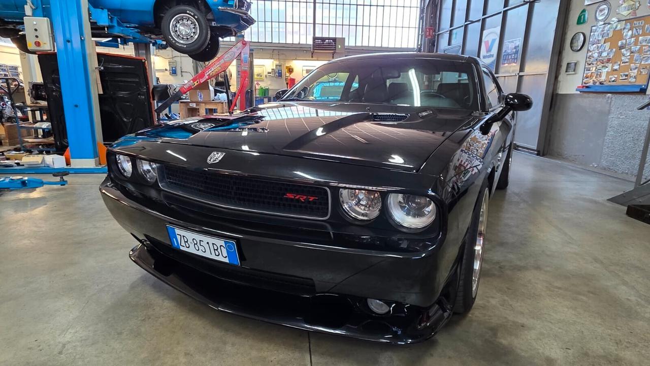 Dodge Challenger SRT-8 2009