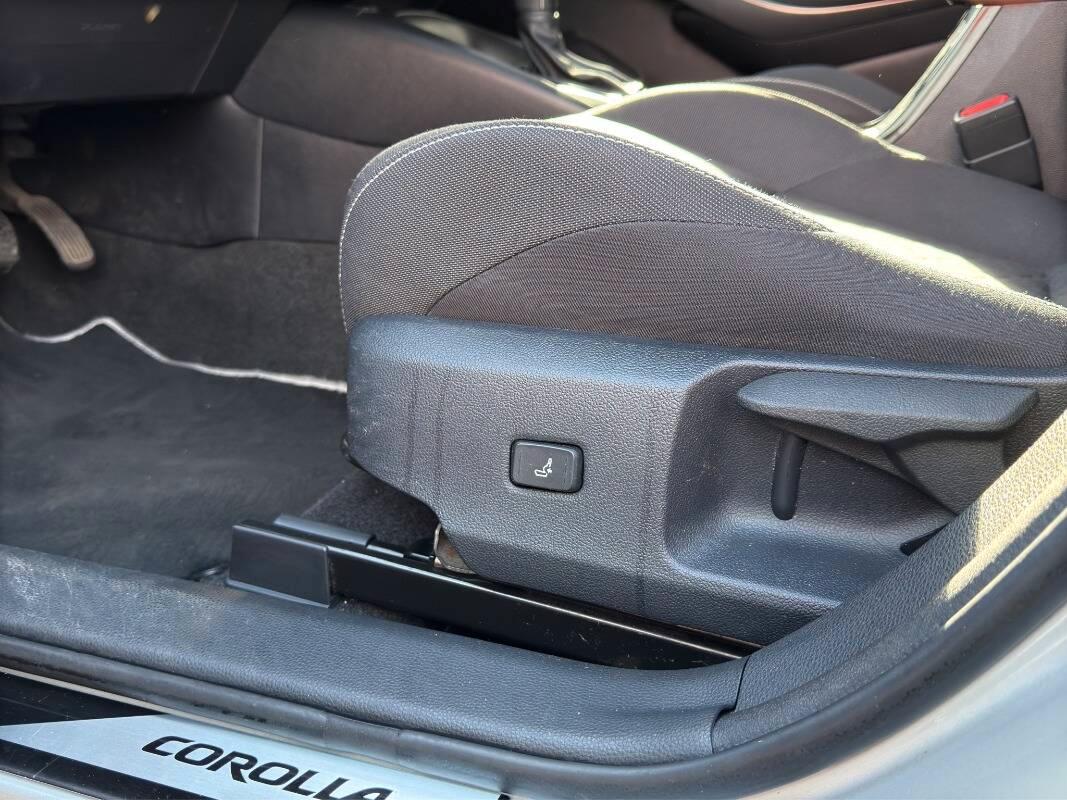 Toyota Corolla Corolla 1.8 hybrid Business Tech cvt