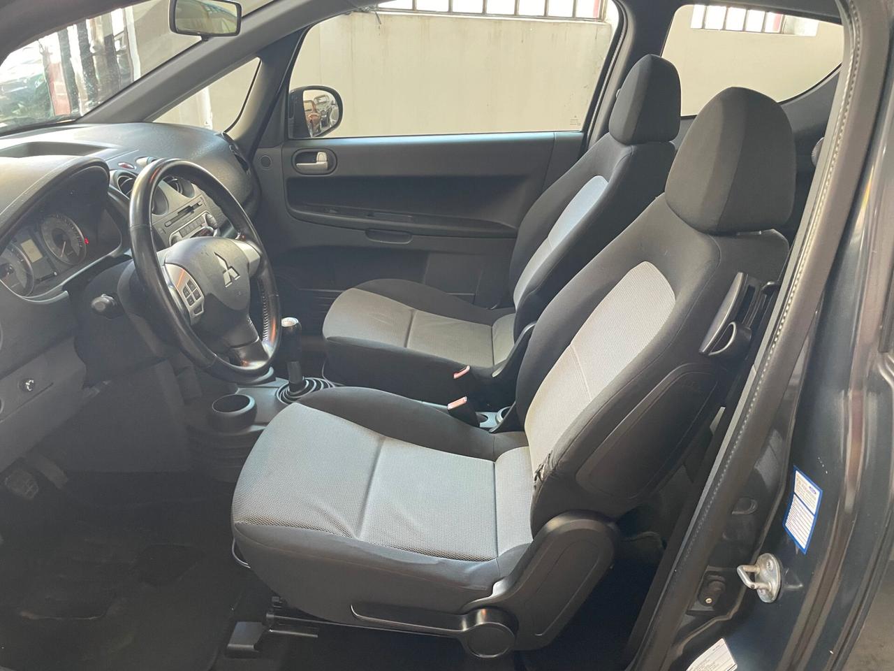 Mitsubishi Colt 1.1 12V 3p. 49.000KM!!!