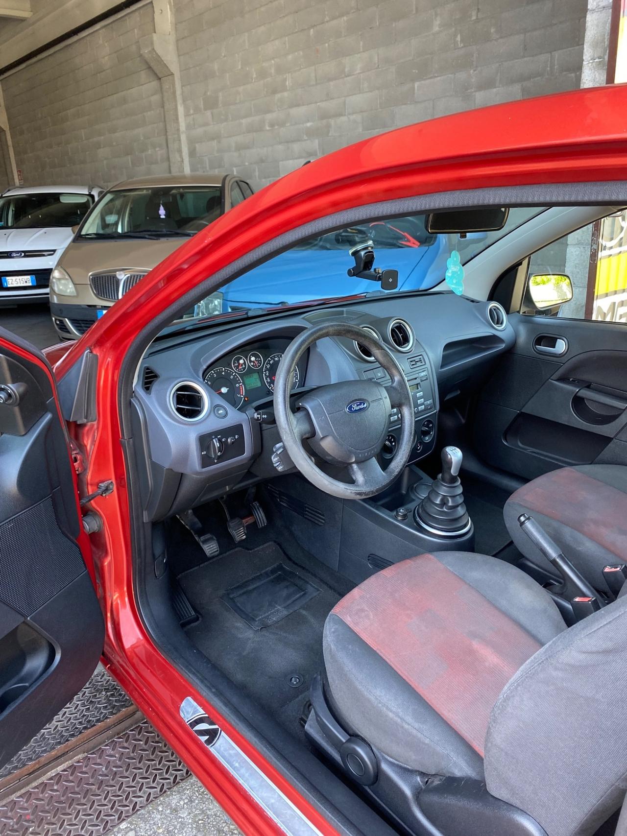 Ford Fiesta 1.2 16V 3p. Ghia Ottima Neopatentati