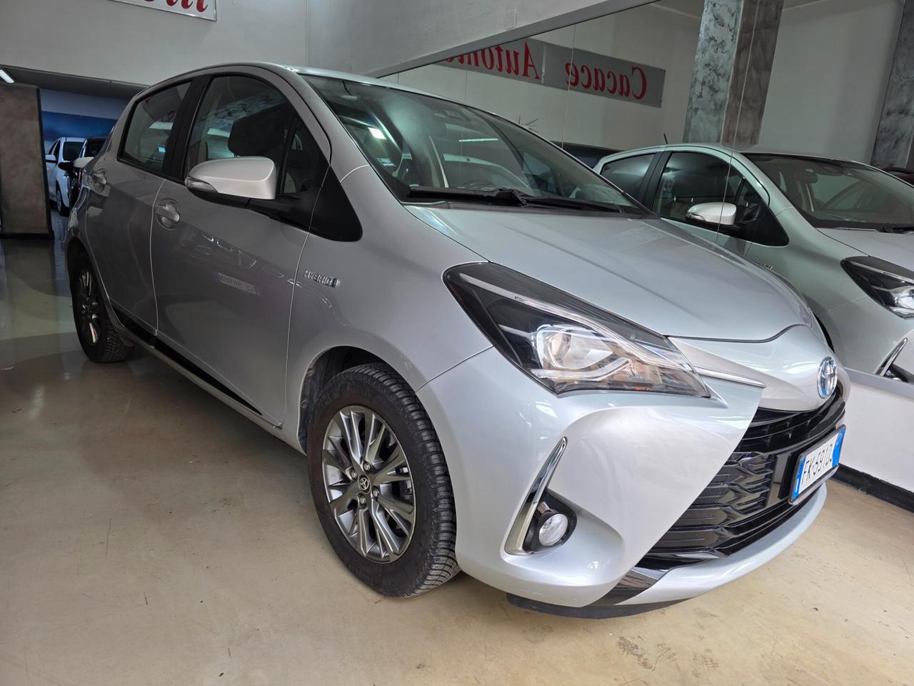 Toyota Yaris 1.5 Hybrid 73cv 1 PROPRIETARIO 2017