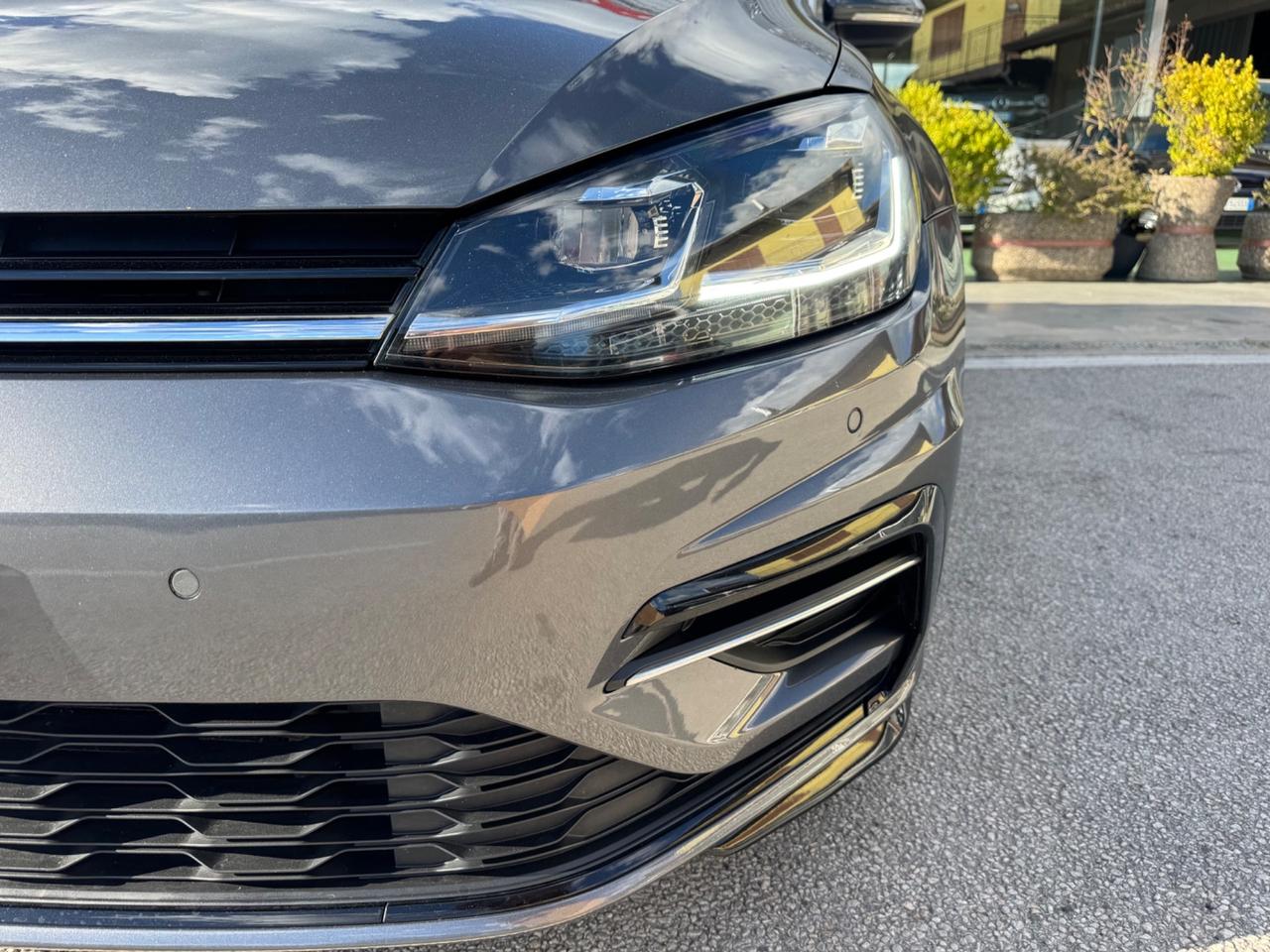 Volkswagen Golf 2.0 TDI R-LINE, FULL LED 150CV