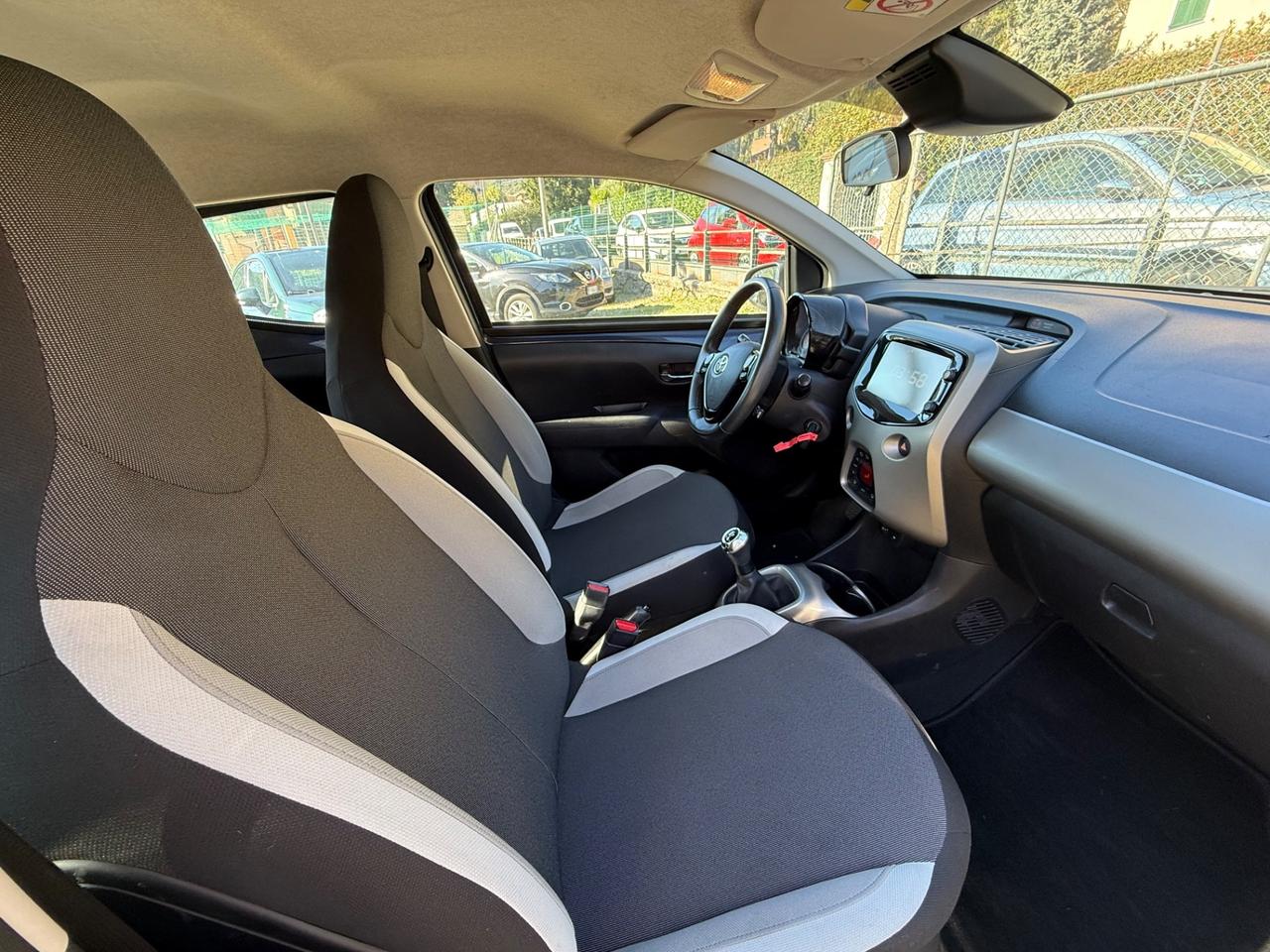 Toyota Aygo 1.0 VVT-i 69 CV 5 porte x-cool TSS