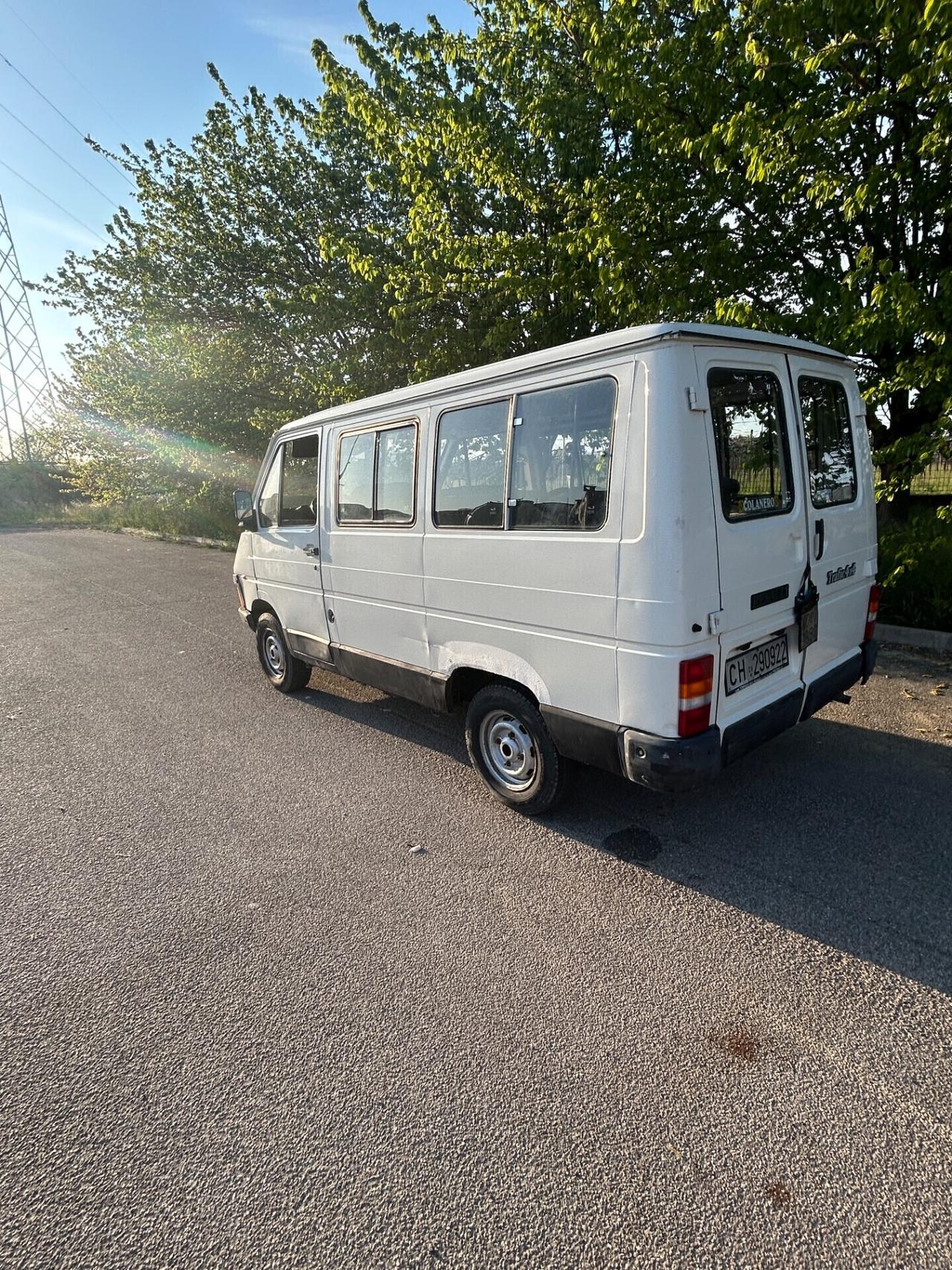 Renault Trafic furgone 4x4 posti 9