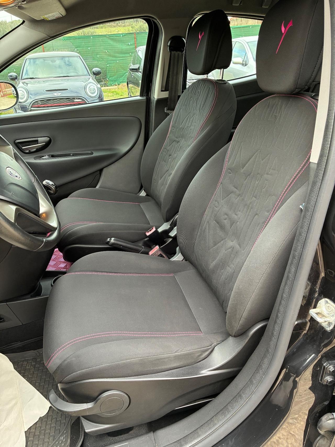 Lancia Ypsilon 1.2 69 CV 5 porte Platinum