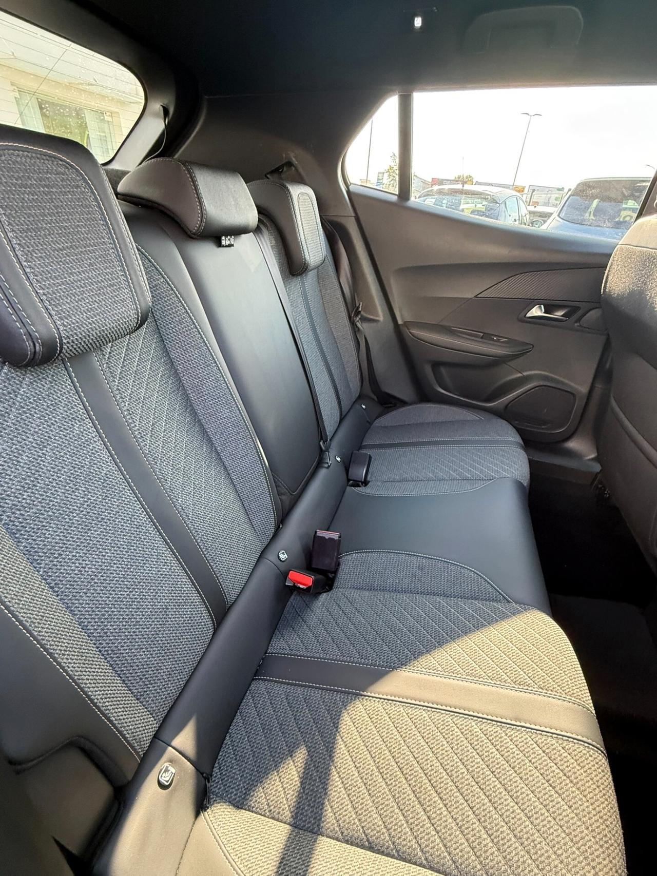 Peugeot 2008 PureTech 100 S&S Allure 04/2025
