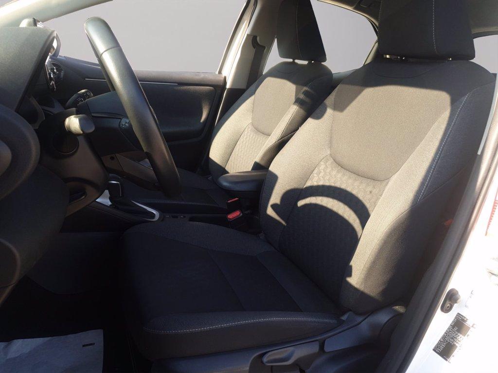 TOYOTA Yaris 1.5h active del 2021