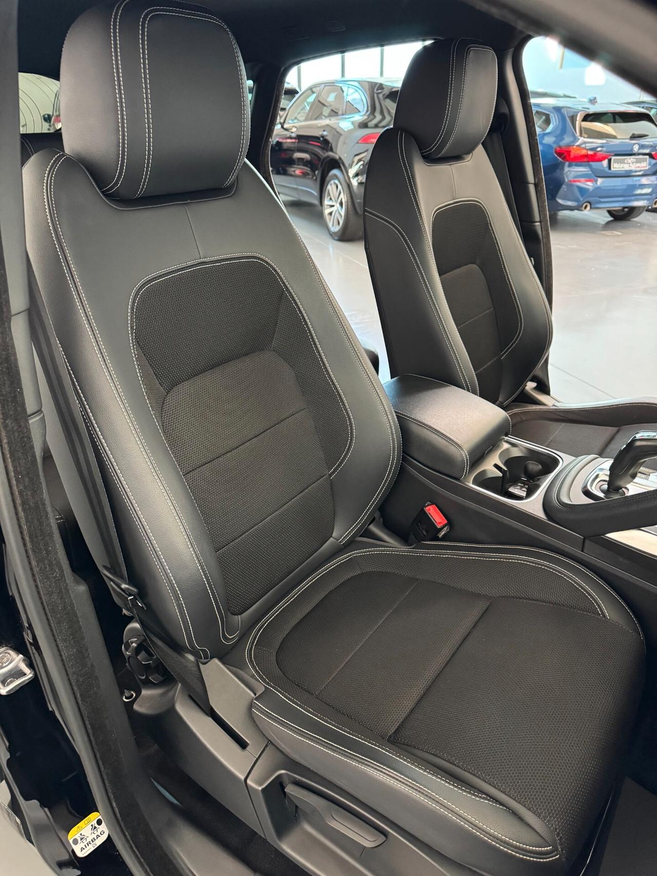 Jaguar E-Pace R-Dynamic P250 AWD 2.0cc 249cv Tagliandi ufficiali Finanziabile