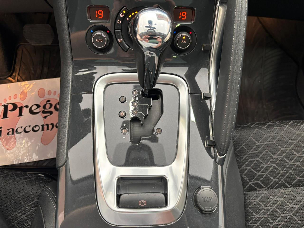 Peugeot 3008 1.6 hdi TETTO**88MILA KM**