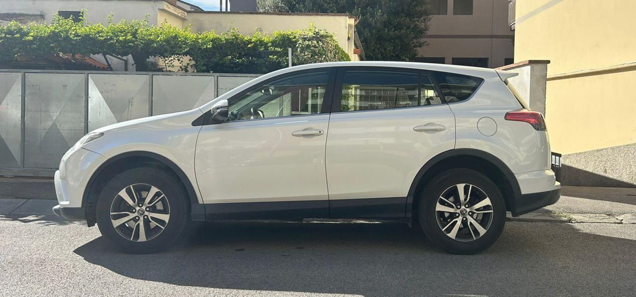 Toyota RAV 4 RAV4 2.0 D-4D 2WD Business