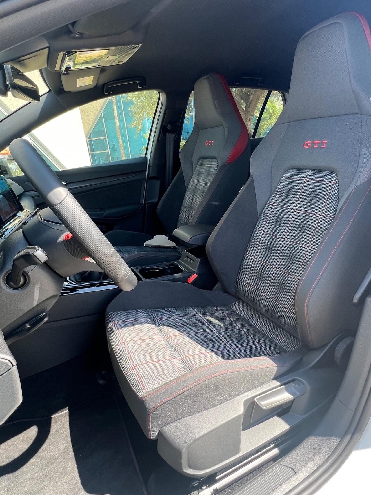 Volkswagen Golf GTI 2.0 tsi 245cv possibilità noleggio no scoring