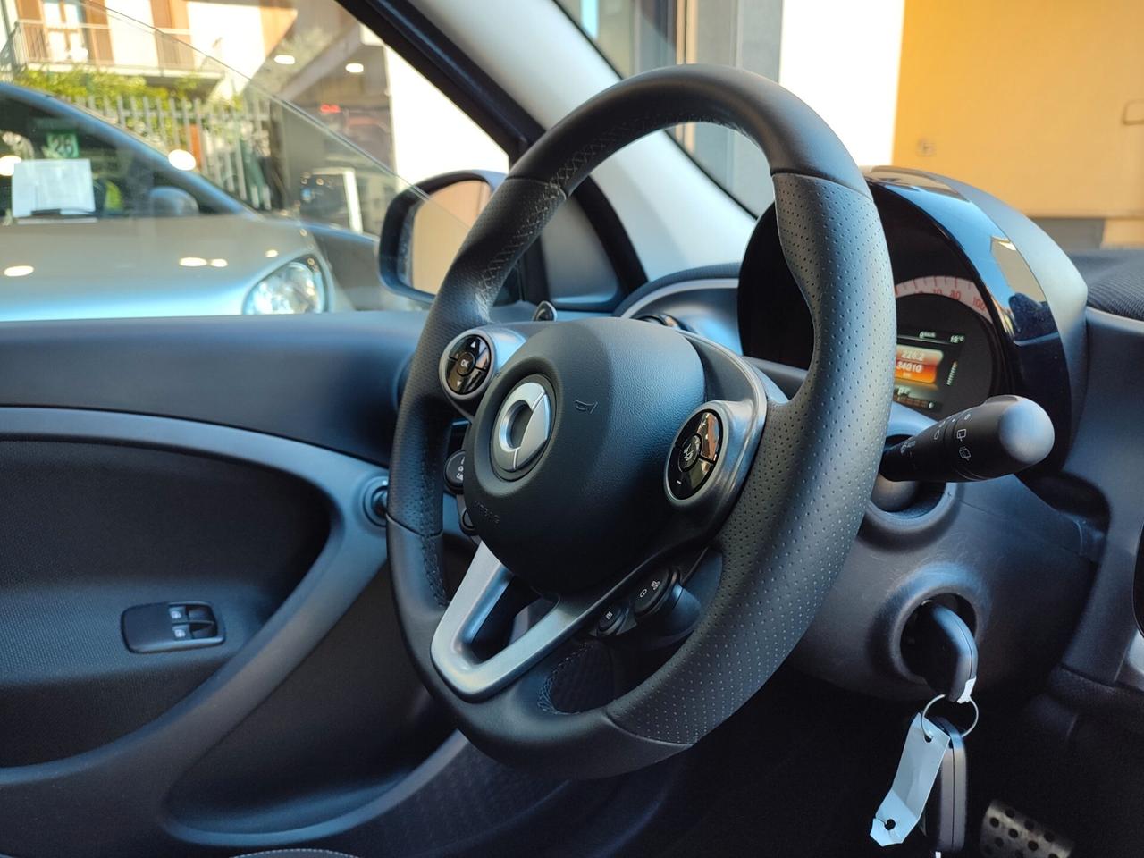 Smart ForFour 70 1.0 twinamic Passion Pack Sport tagliandata Mercedes