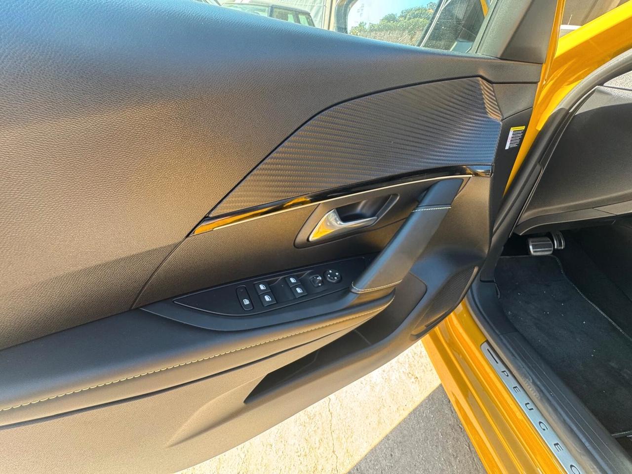 Peugeot 208 PureTech 130 Stop&Start EAT8 5 porte GT