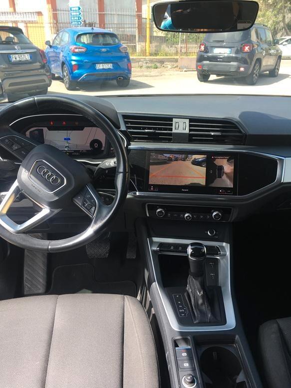 Audi Q3 35 TDI S tronic Business Advanced