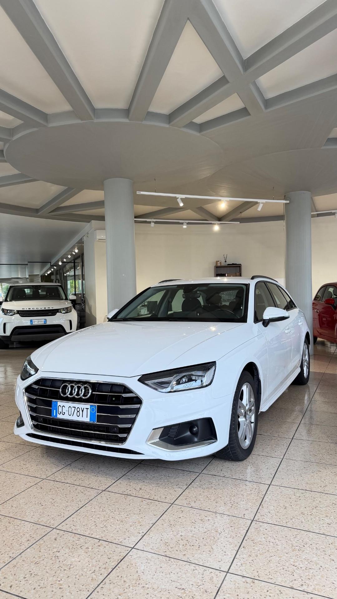 Audi A4 Avant 30 TDI S line edition