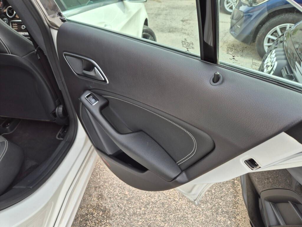 Mercedes CLA 180 d Automatic Sport