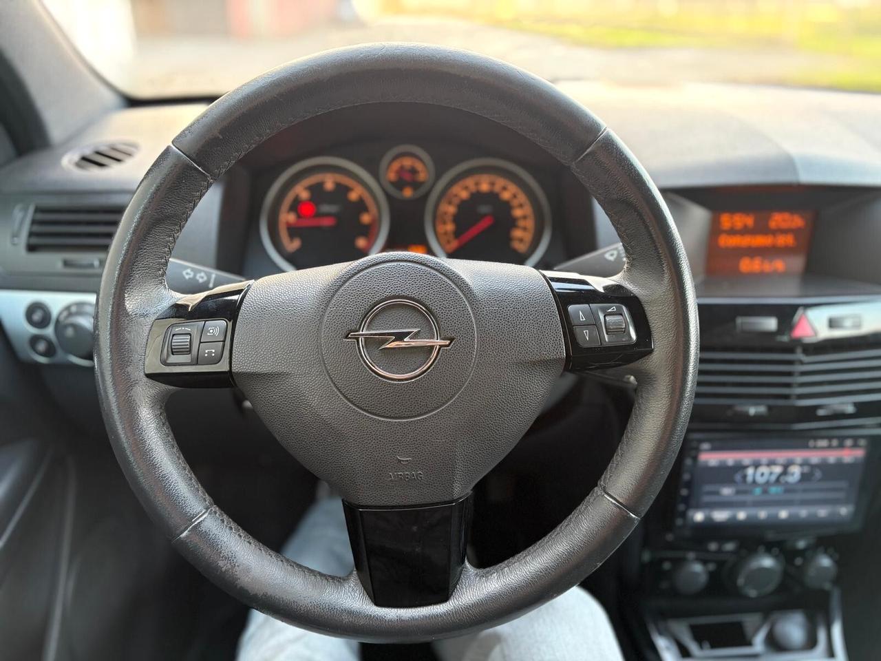 Opel Astra GTC 1.7 CDTI 110CV 3 porte