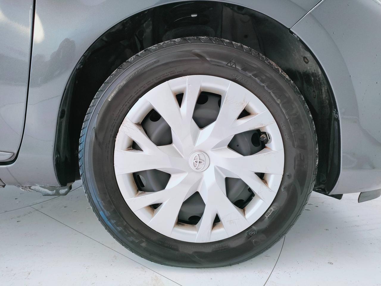 TOYOTA Yaris III 2017 - Yaris 5p 1.0 Active my18