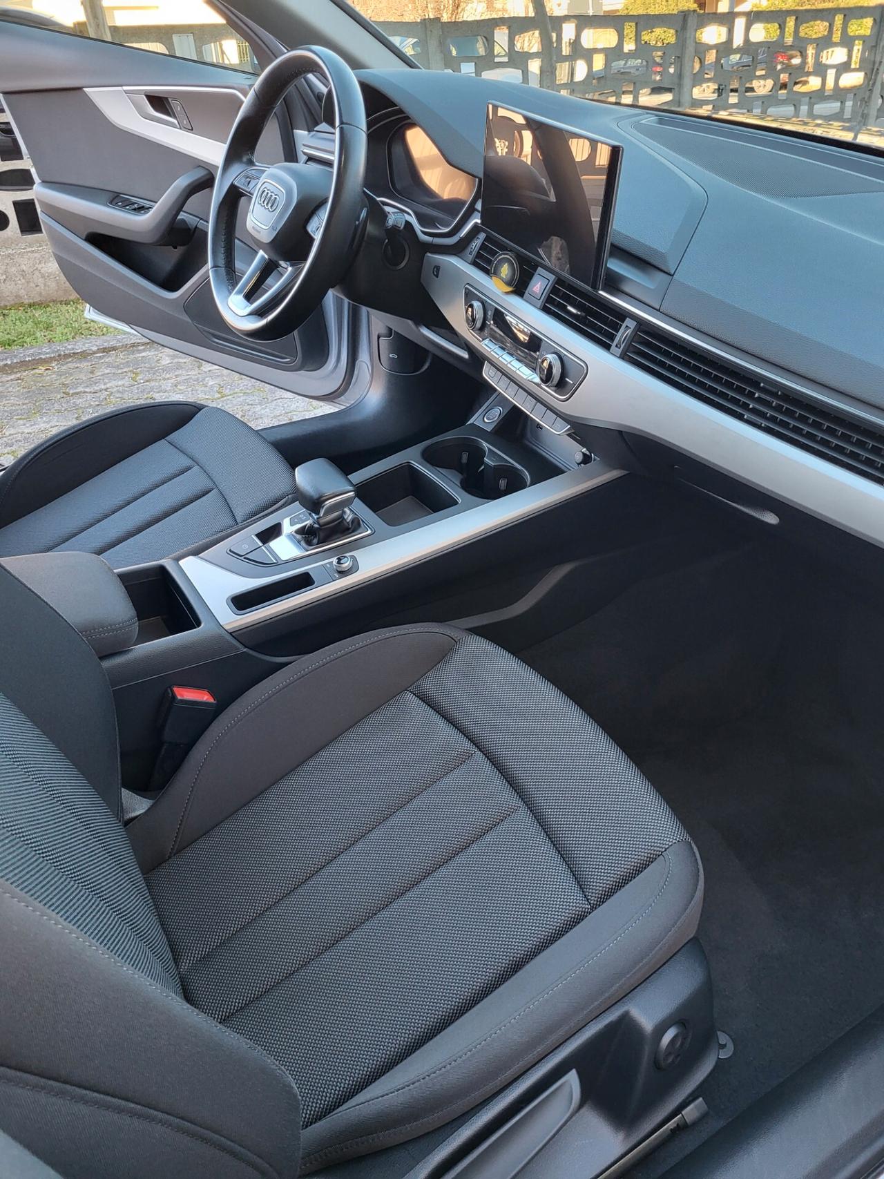 Audi A4 Avant 30 TDI/136 CV S tronic Business Advanced