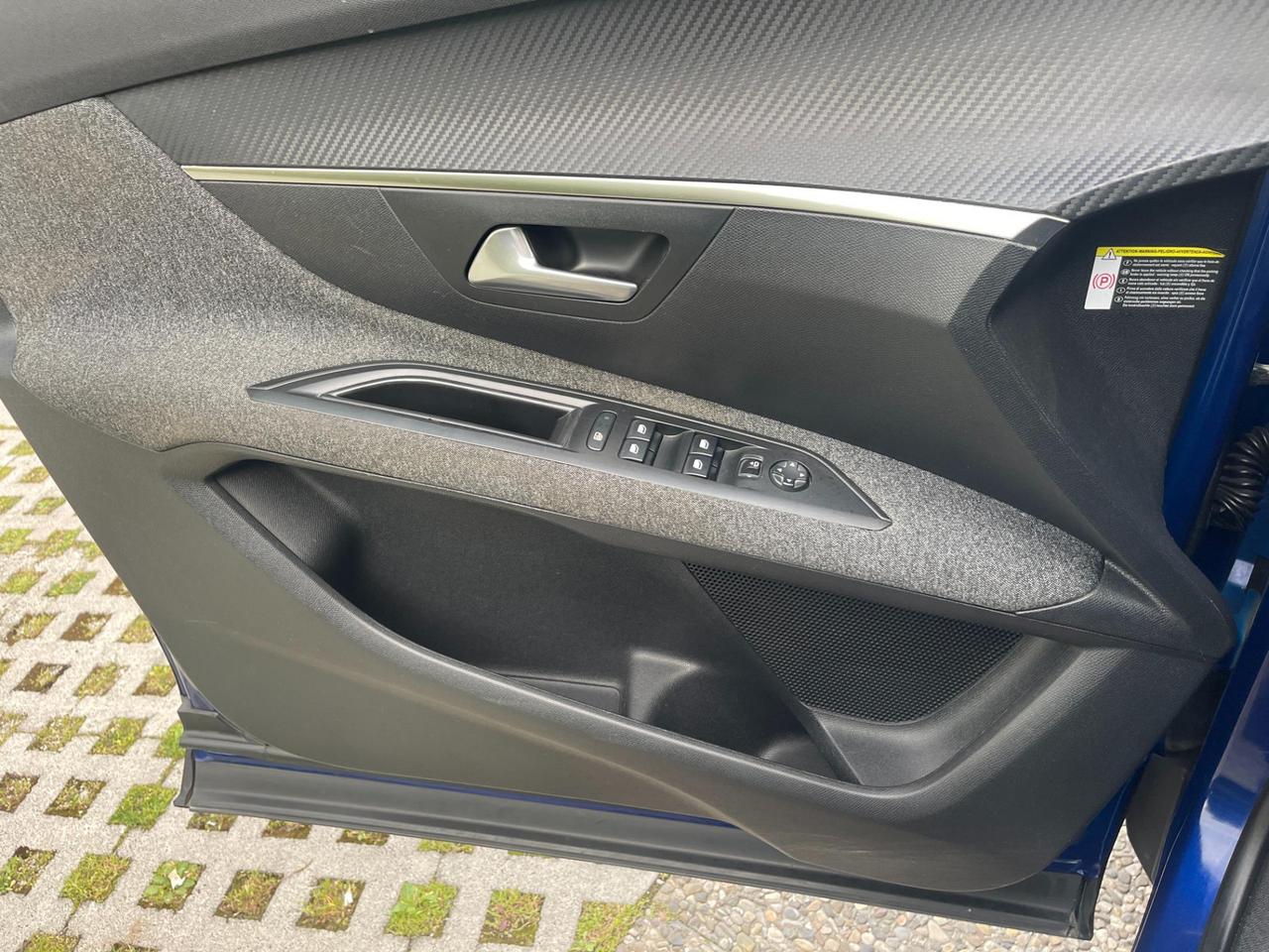 Peugeot 3008 1.5 bluehdi Allure s&s 130cv eat8