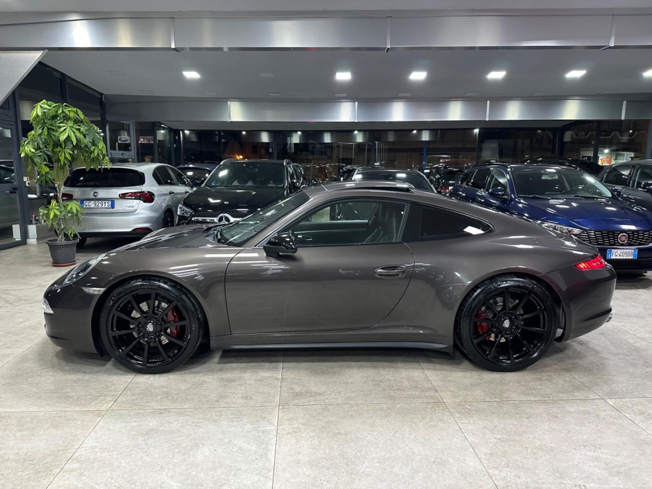 Porsche 911 3.4 Carrera 4 Coupé Scarichi Tetto 2015