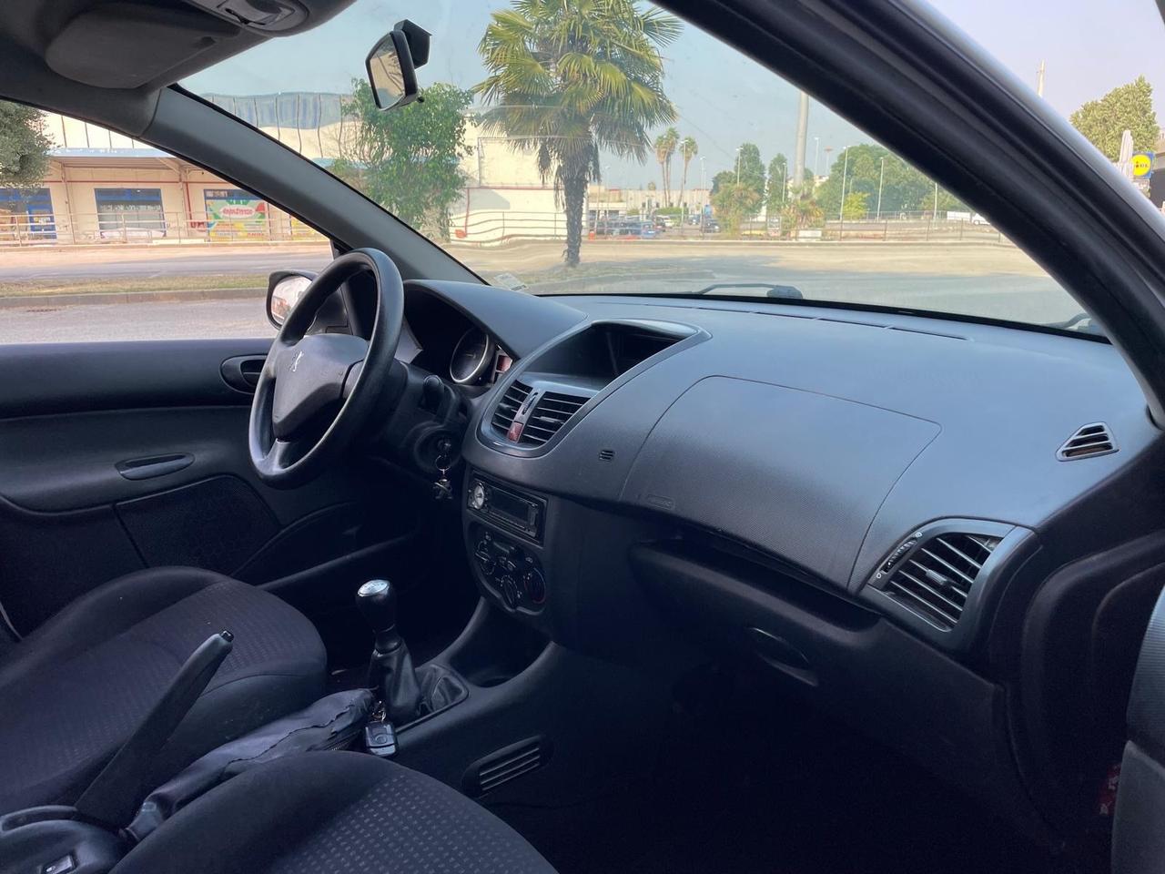 Peugeot 206 Plus Restayling 1.1benz 5p. Full clima e Idroguida