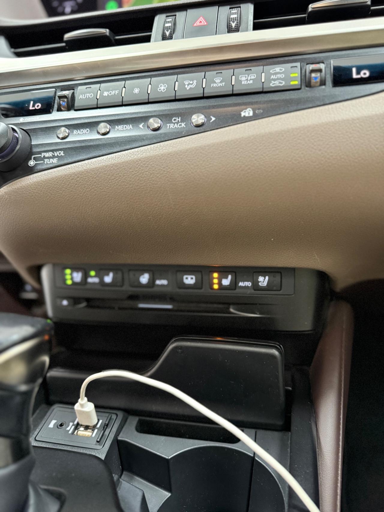 Lexus ES 300 2.5 Hybrid 218CV Tot Luxury 09/2019 Euro 6D