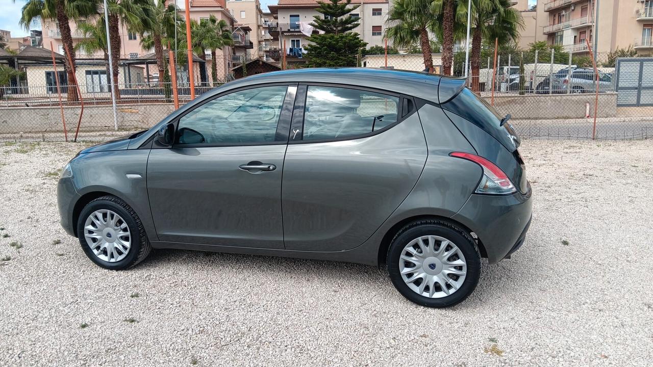 Lancia Ypsilon 1.2 69 CV 5 porte GPL Ecochic Gold