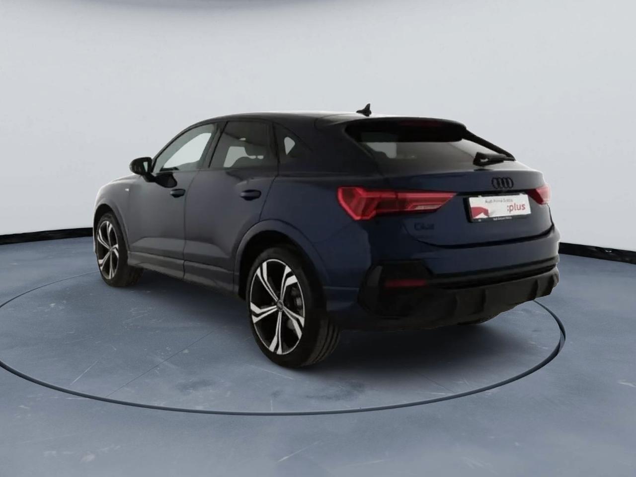 Audi Q3 Sportback 35 2.0 tdi Identity Black s-tronic