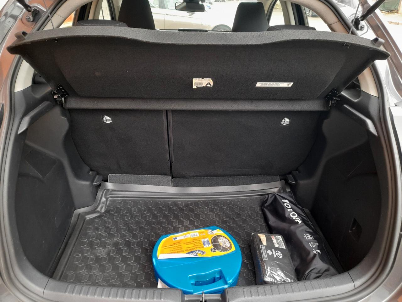 TOYOTA YARIS 1.5 HYBRID 5P BUSINESS