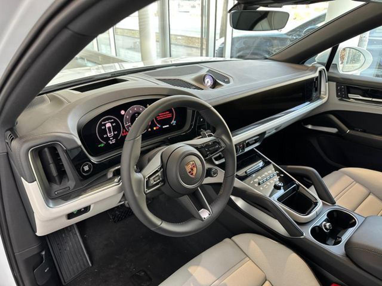 PORSCHE Cayenne Coupé 3.0 V6*Matrix-Bose-Ordinabile*