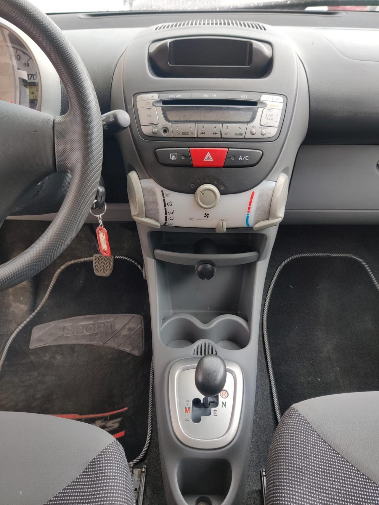 Peugeot 107 1.0 Benz 5 porte Automatica