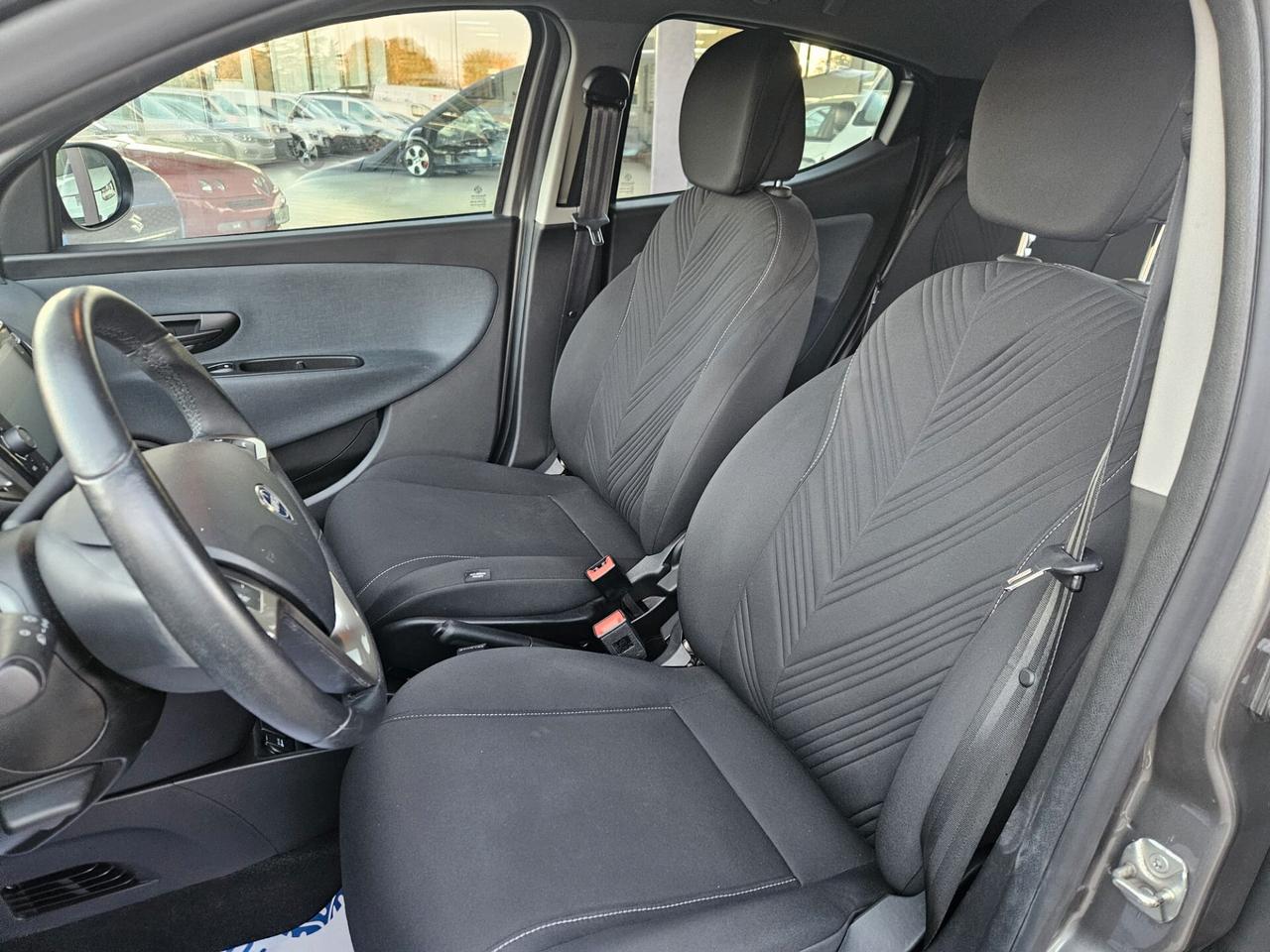 Lancia Ypsilon 1.0 FireFly 5 porte S&S Hybrid Gold