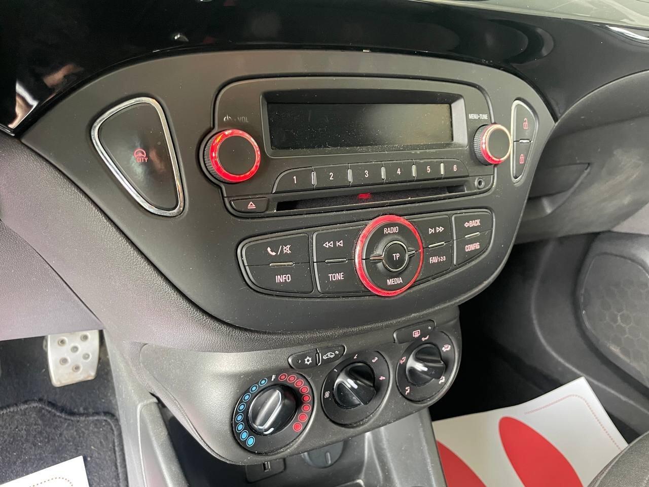Opel Corsa 1.2 - 69cv - B Color